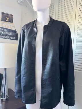 Torrid Black  Leather Bomber Jacket Women Size 4 NWT Zip Moto Plus Size